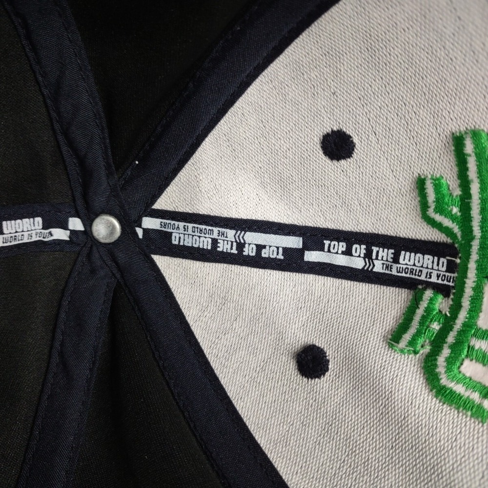 Top of the World Notre Dame Hat Memory Fit Green Shamrock ND Logo Navy Blue Cap - Picture 9 of 10